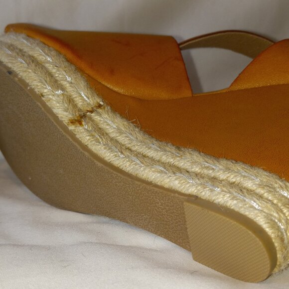 Peep-toe Espadrille - Picture 7 of 9